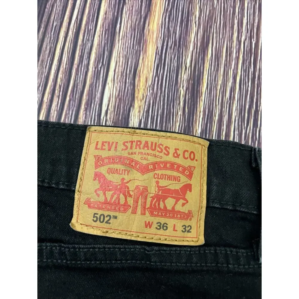 Levis 502 Regular Taper Black Jeans Mens Size 36x32 (Measures 36x31)